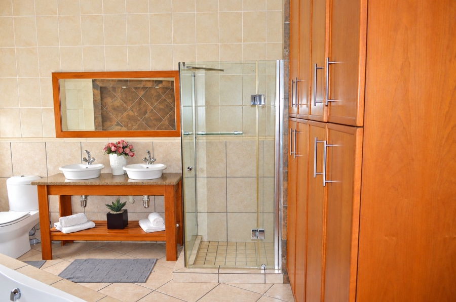 3 Bedroom Property for Sale in Roosheuwel North West